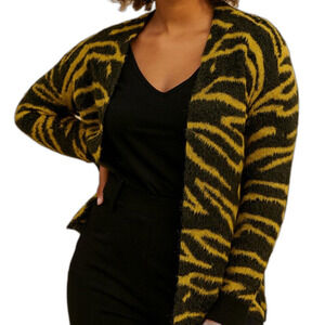 🧥 Susina Tiger Stripe Cardigan – Bold Fuzzy Knit (Size S)